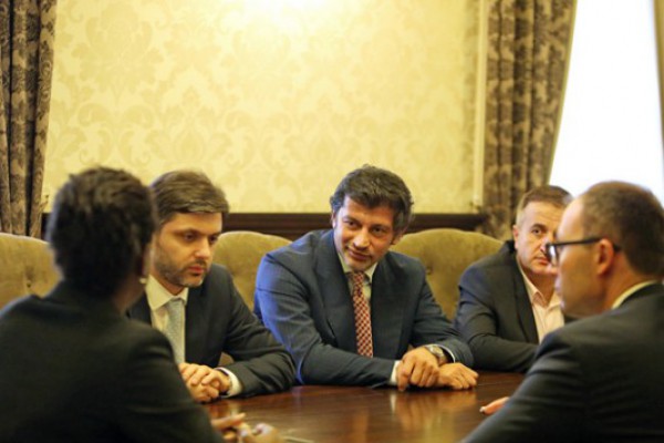 დედაქალაქის მერი ევროპის საინვესტიციო ბანკის წარმომადგენლებს შეხვდა