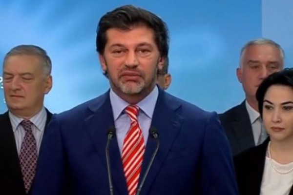 „სალომე ზურაბიშვილს ღალატს აბრალებს პოლიტიკური ძალა, რომელიც სალომე ზურაბიშვილის ძალისხმევით გაყვანილ რუსის ჯარს უკან შემოუძღვა საქართველოში“