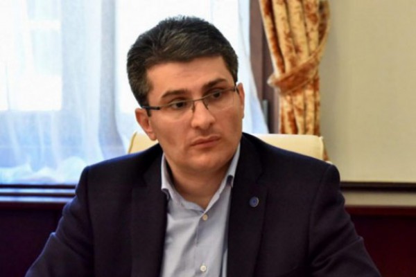 მამუკა მდინარაძე: თუ ზაზა ოქუაშვილს უნდა, გაირკვეს სიმართლე, აიღებდა მტკიცებულებებს და მიიტანდა პროკურატურაში