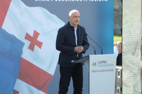 დღეს ჩვენ ვხედავთ, რომ ჩვენი ოპონენტები თავისუფლებას ავლენენ ლანძღვა-გინებაში, სიძულვილის სენში, სიცრუის ტირაჟირებაში
