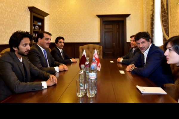 თბილისის მერი კატარის მუნიციპალური განვითარებისა და გარემოს დაცვის მინისტრს შეხვდა