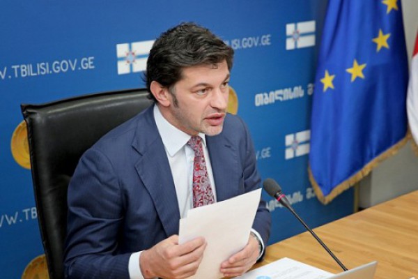 თბილისის მერმა „თბილსერვის ჯგუფის“ ხელმძღვანელს კანონდარღვევით გაკრული სააგიტაციო მასალის ჩამოხსნა დაავალა