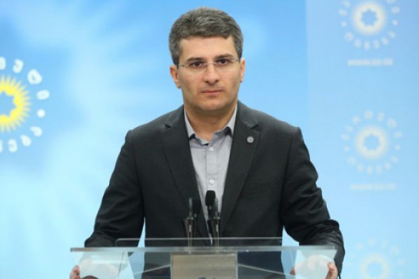 მდინარაძე: რ2 ბოლო წუთების განმავლობაში გვიცხადებს, რომ ხელში ჩაუვარდათ ფურცელი, სადაც დაფიქსირებულია მოსყიდვის ფაქტები