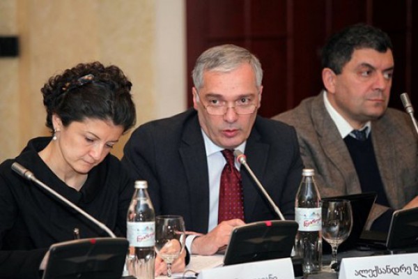 „მე მაქვს არჩევანი“ - წულუკიანის ყოფილი მოადგილე მმართველ გუნდს „ქოცებს“ უწოდებს