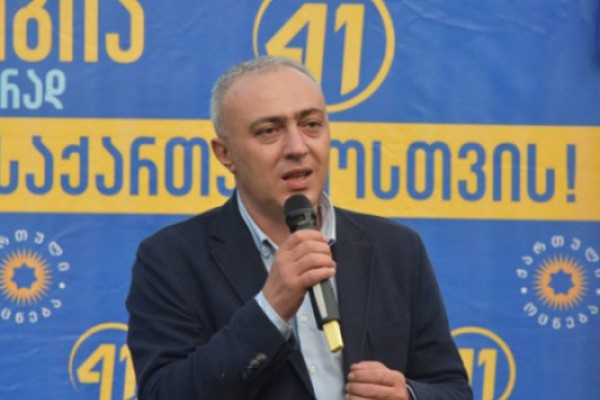დაკავებამდე რამდენიმე საათით ადრე გოგია „ოცნების“ ცენტრალურ შტაბში იმყოფებოდა - ვის შეხვდა და რა გარიგება შედგა ყოფილ მაღალჩინოსანთან