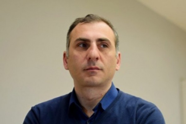 „ჭკუა რომ მოეკითხებოდეთ, ამ კაცს ურჩევდნენ, გაფითრებულსახიანი მიმართვა არ ჩაეწერა“