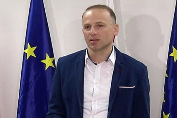 მერაბ მეტრეველი:  მახსოვს, 7 ნოემბრის შემდეგ ივანიშვილმა და კალაძემ სააკაშვილს დაუჭირეს მხარი