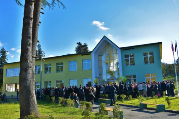 ოზურგეთის სოფელ ჭანიეთში თანამედროვე სტანდარტების შესაბამისი სკოლა აშენდა
