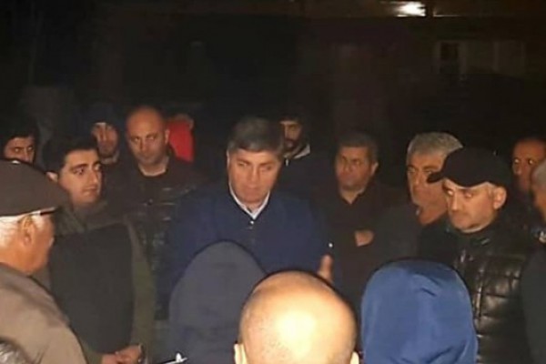 თამაზ ნავერიანი მოსახლეობასთან შეხვედრებს მართავს