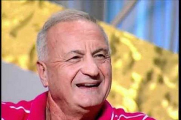 “ბიძინას გვერდით მდგომთაგან ზოგი იდიოტია, ზოგი ფულზე გაგიჟებული და ატყუებენ ამ კაცს” - სიხარულიძე