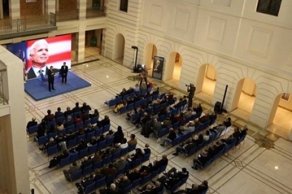 ამერიკის მეგობართა კლუბის ორგანიზებით ჯონ მაკკეინის ხსოვნისადმი მიძღვნილი მიღება გაიმართა