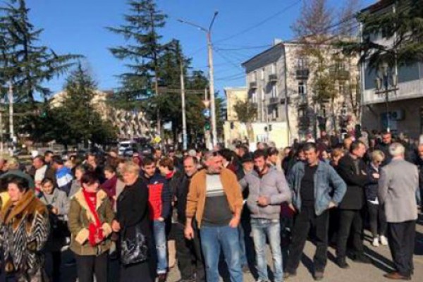 „ევროპული საქართველო“ სამტრედიაში 150-მდე ადამიანმა დატოვა