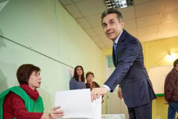 უცხოელები გაოგნებულები არიან – “რუსთავი 2”-ზე გასული სიახლეებიდან 10-დან 9 სიცრუეა – ბიძინა ივანიშვილი