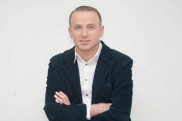 „დღეს არის რეფერენდუმი ვინ უფრო ეზიზღება ხალხს 