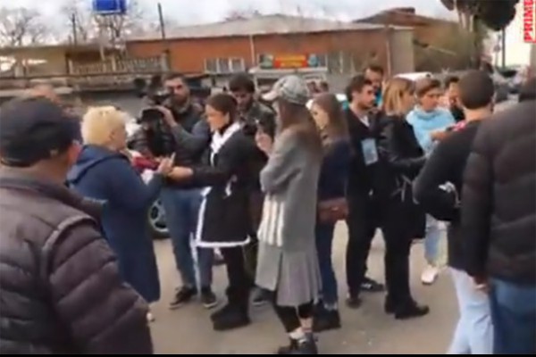 „ქოცები“ არიანო” – გრიგოლ ვაშაძეს ქუთაისში მოსახლეობის პარტიული ნიშნით დაყოფაში ადანაშაულებენ(ვიდეო)