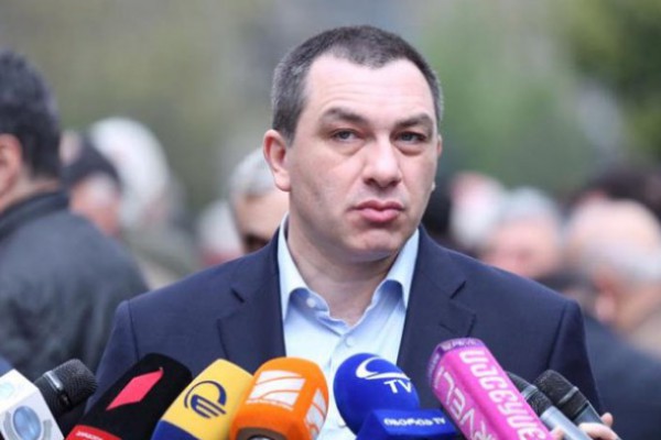 შავი ფულის მასობრივმა ბრუნვამ, დაშინებამ, ძალადობის დაუსჯელობამ უმძიმესი დარტყმა მიაყენა დემოკრატიას