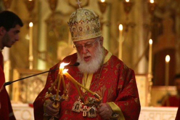 ჩვენ უნდა ვიტვირთოთ სიმძიმე ჩვენი ახლობლის თუ შორეული ადამიანის – ილია მეორე