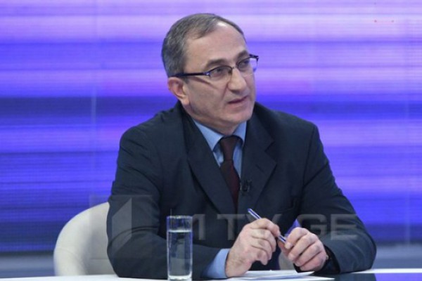 ამწუთას ხალხი ვადამდელი საპარლამენტო არჩევნების დანიშვნას არ ითხოვს, რასაც ოპოზიცია მოითხოვს
