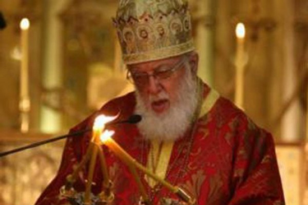 „ისმოდა სიტყვები, რომ მოიპარეს ხმები, ქალბატონ სალომეს ხომ არ მოუპარავს? ისევ ჩვენ არ მოვიპარეთ?“
