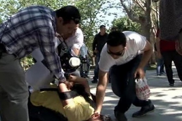 თურქეთში პოლიციამ ჟურნალისტი სცემა