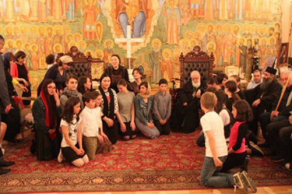 საქართველოს კათოლიკოს პატრიარქმა დუშეთის სალოტბარო სკოლის წარმომადგენლები დალოცა