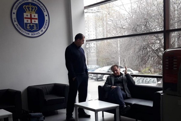 გამსახურდიების ოჯახი პირველი პრეზიდენტის მკვლელობის საქმეში ნდობით აღჭურვილი პროკურორის დანიშვნას ითხოვს