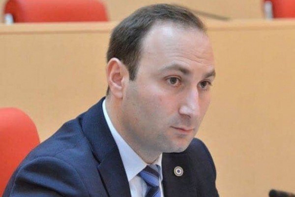 იურიდიულ საკითხთა კომიტეტის თავმჯდომარის პოსტზე ანრი ოხანაშვილის კანდიდატურა განიხილება