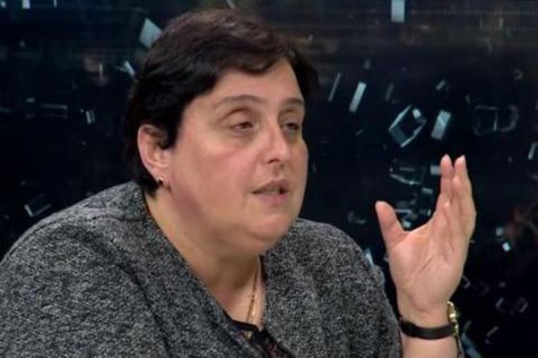 „ტომოსს ვინ კითხულობს - სინოდი თუ შორენა?“ -