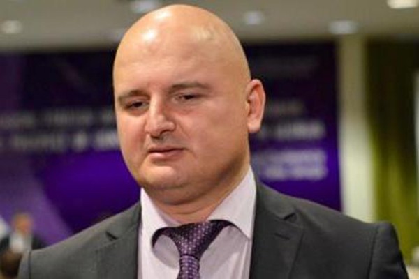 „ოცნება“ ჯერ არ იძირება, თუმცა ქვემოთკენ მოძრაობს