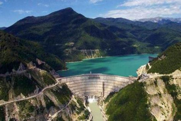 „წყლის მოვარდნის შემთხვევაში ენგურზეც იგივე რისკია, რაც ვერეს ხეობაში მოხდა“