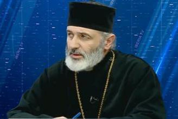 აგროვებს თუ არა დეკანოზი შალვა კეკელია მეუფე პეტრეს წინააღმდეგ ხელმოწერებს