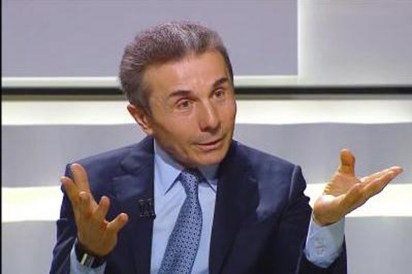„მოსალოდნელია „სისხლი დაიღვაროს“ და ზოგიერთების „თავებიც დაგორდეს“: შეფასებები „ოცნების“ სხდომამდე