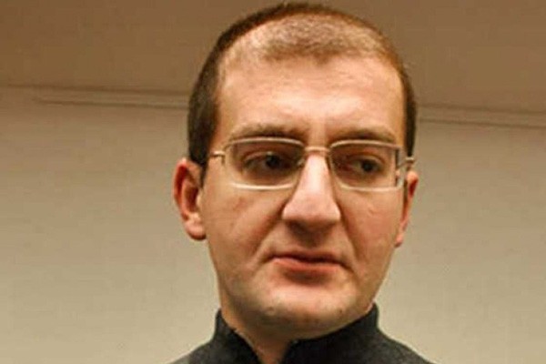 “ბესელია ასეთი წინააღმდეგი თუ იყო უვადო მოსამართლეთა ათკაციანი სიის, რატომ გადადგაო? ხომ ლოგიკურია, შეენარჩუნებინა თანამდებობა…”