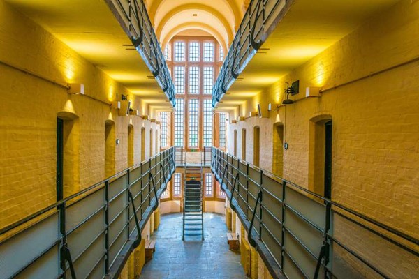 კვლევა: ინგლისისა და უელსის ციხეებში სუიციდისა და თავდასხმების შემთხვევებმა რეკორდულ მაჩვენებელს მიაღწია