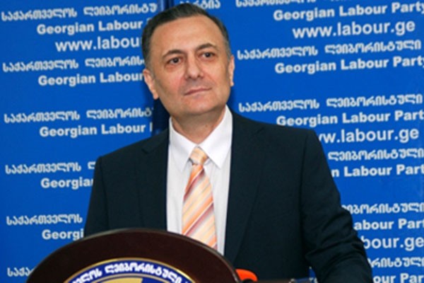 იმედია, ღირსეული მომავალი თაობა საფლავებზე ღირსეულად დაგვაფურთხებს