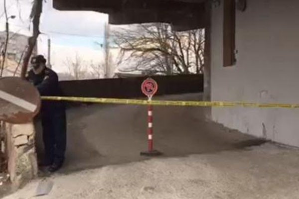 თბილისში ახალგაზრდა ქალი, სავარაუდოდ, მეუღლემ დაჭრა