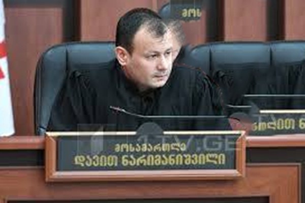 მოსამართლემ, რომელმაც კირკიტაძეს პატიმრობა მიუსაჯა, იპოთეკით დატვირთული ქონება იმავე დღეს გამოიხსნა