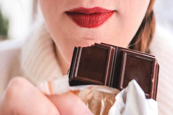 4 ჯანსაღი მიზეზი - რატომ უნდა მიირთვათ უფრო მეტი შოკოლადი?