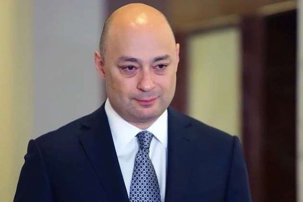 არ მაქვს შთაბეჭდილება, რომ ეს კონკრეტული შემთხვევა არის ბიზნესზე ზეწოლა