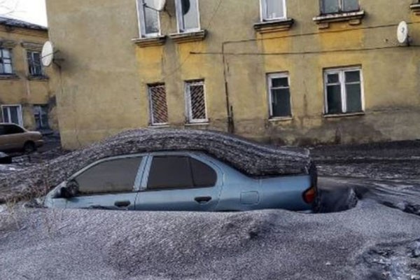 რუსეთში შავი თოვლი მოვიდა - პროკურატურამ გამოძიება დაიწყო