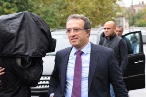 ვუყურე და ვუსმინე, ამ ვითომ ინტელექტუალურ პროვოკატორებს