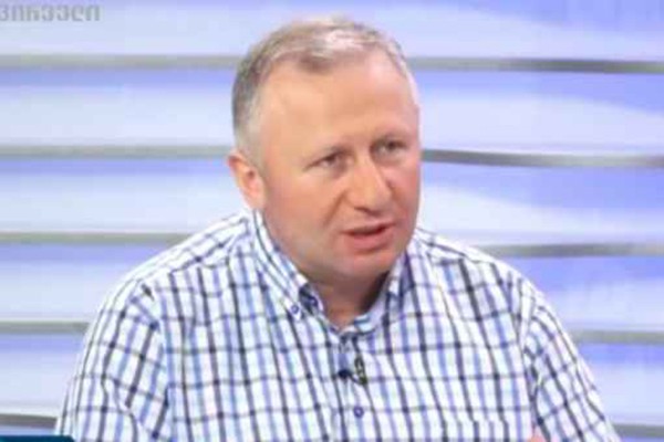 ანზორ ქოქოლაძე: დღეს ჩემთვის გაუგებარია, როდესაც სააკაშვილი აკრიტიკებს ხაზარაძეს, ისინი ერთი გუნდი იყვნენ და სინქრონში მოქმედებდნენ.