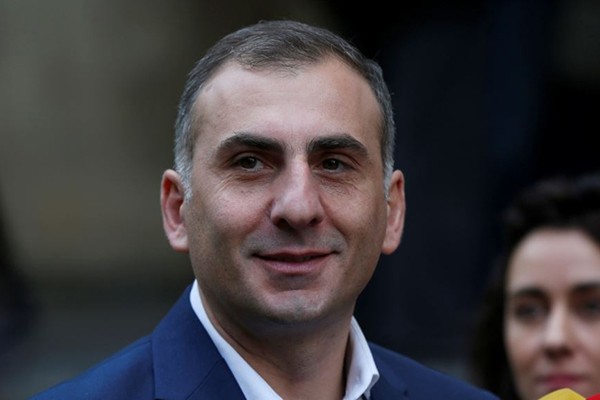 ოპოზიცია ხალხში გადის და მილიონი ხელმოწერის შეგროვებას იწყებს