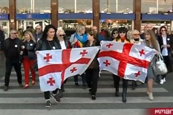 რომში “ნაციონალური მოძრაობის” სამი წევრი „მომავლის ფორუმის“ დაწყებამდე დააკავეს
