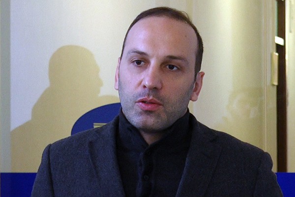 დიახ, ადამიანის დაჭრა „ჯიბეში ჩამიდეს“