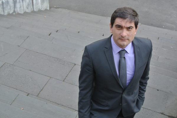 იცით რით განსხვავდება ტიპიური ქართველი ლიბერალი საქართველოს დანარჩენი მოსახლეობისგან?