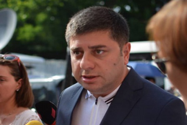 „როგორ შეიძლება დაადო ხელი გახარიას