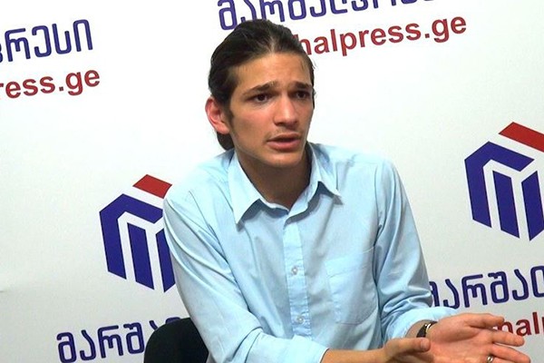თაკო, ნუ არცხვენ მამას!