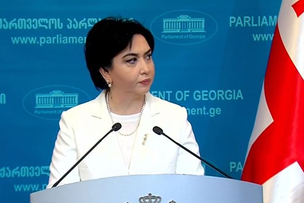 თეა წულუკიანი ერთ-ერთი ყველაზე გამორჩეულია მთავრობის შემადგენლობაში