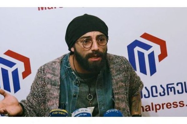 მორჩით ამ მასკარადს! ვიღაც და რაღაც დატოვეთ სუფთა, მისტიური თუნდაც!!! დავიღუპებით!